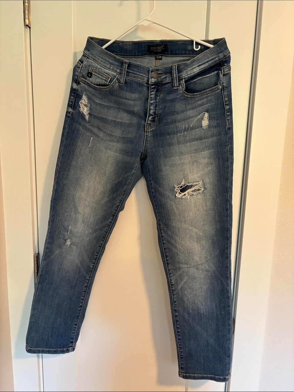 Judy Blue Distressed Boyfriend Jeans